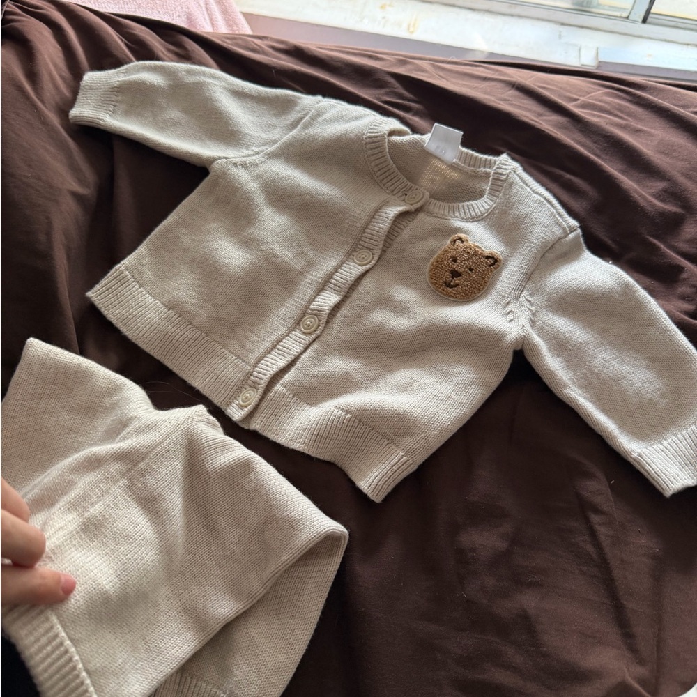 BABY GAP set - Picture 3 of 14